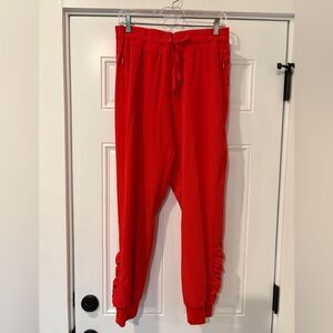 Chicos bright red Ruched women’s Woven Jogger pants with UPF NWT retail $90